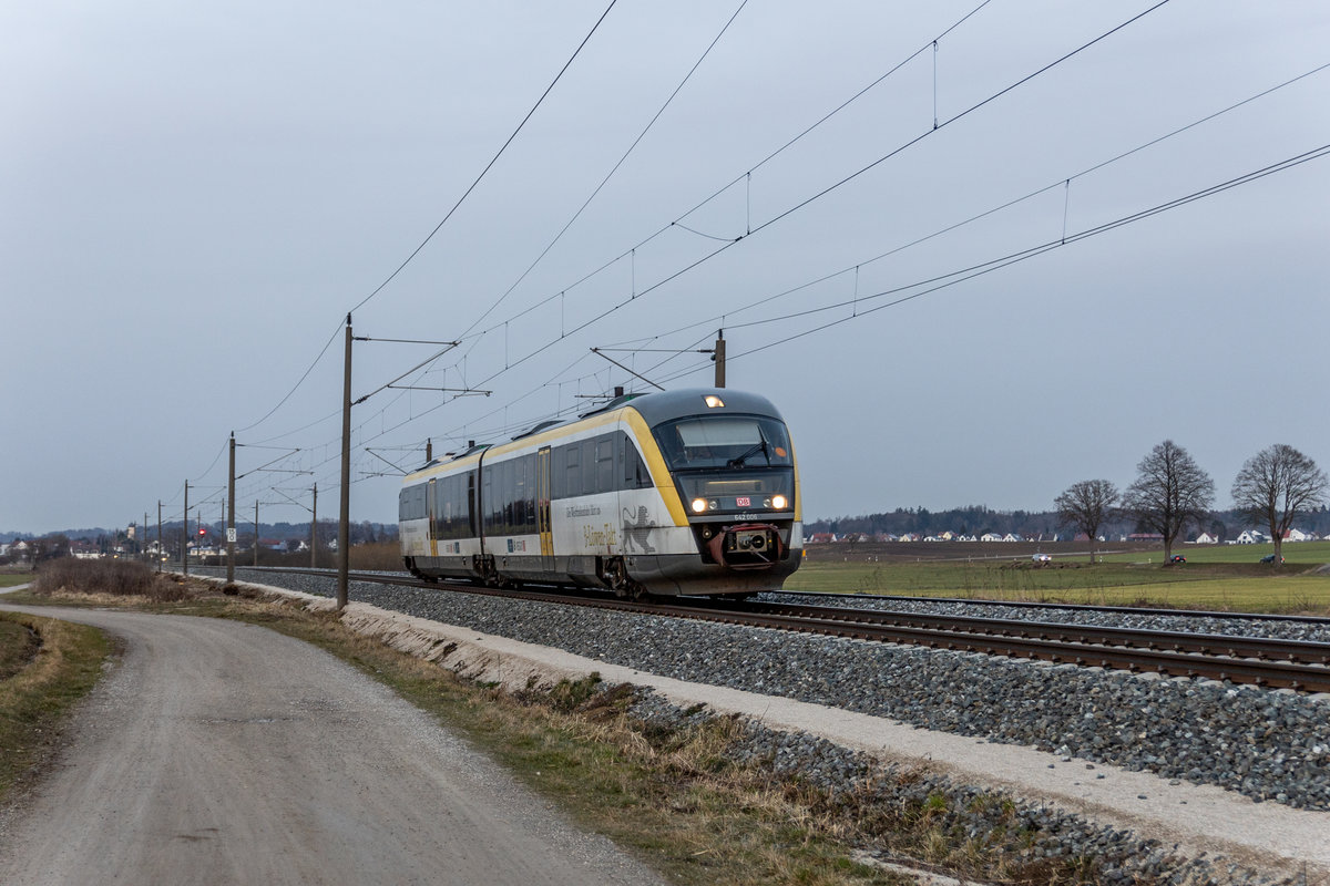 Am 22.02.2021 musste 642 006 wegen eines Fahrzeugmangels für den Verstärker von Augsburg nach Gessertshausen einspringen.