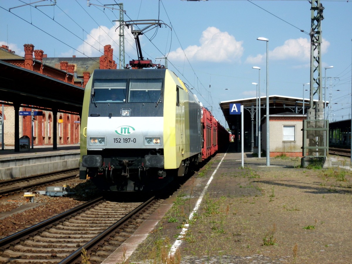 Am 22.05.2014 kam 152 197 mit einem VW Autozug aus Richtung Berlin nach Stendal und fuhr weiter in Richtung Hannover.