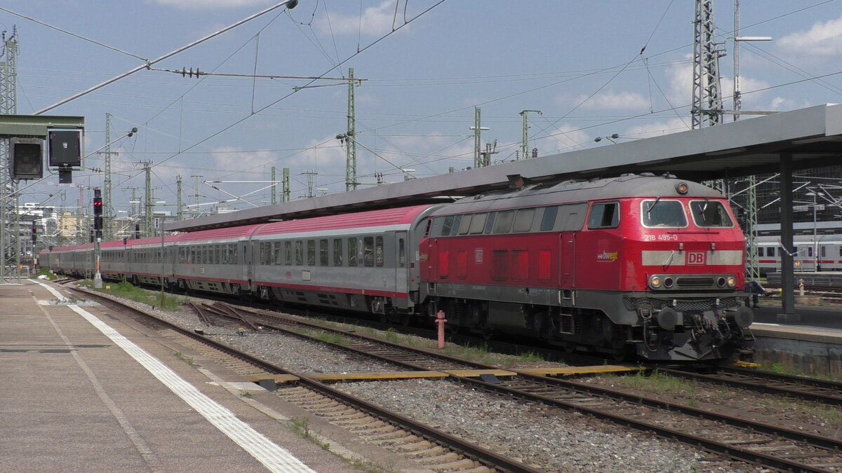 Am 22.07.2021 erreicht 218 495-0 Stuttgart Hbf mit dem IC118 nach Münster(Westf).