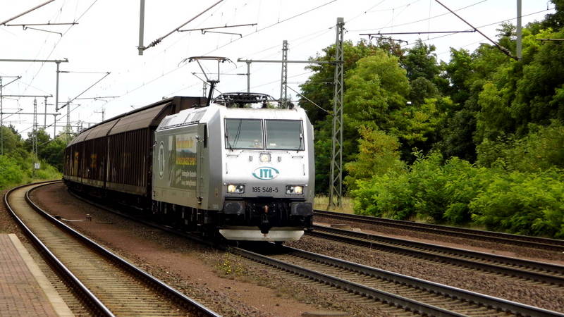 Am 22.08.2014 kam die 185 548-5 von der ITL aus Richtung Magdeburg nach Niederndodeleben und fuhr weiter in Richtung Braunschweig . 