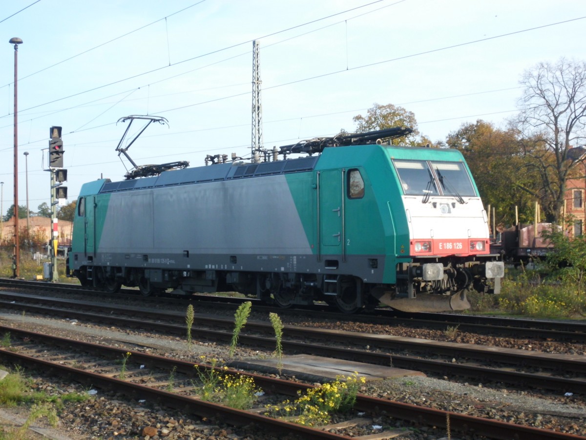 Am 22.10.2013 kam 186 128 mit einem Autozug nach Stendal und musste hier Kopf machen um wieder in Richtung Hannover Abzufahren.