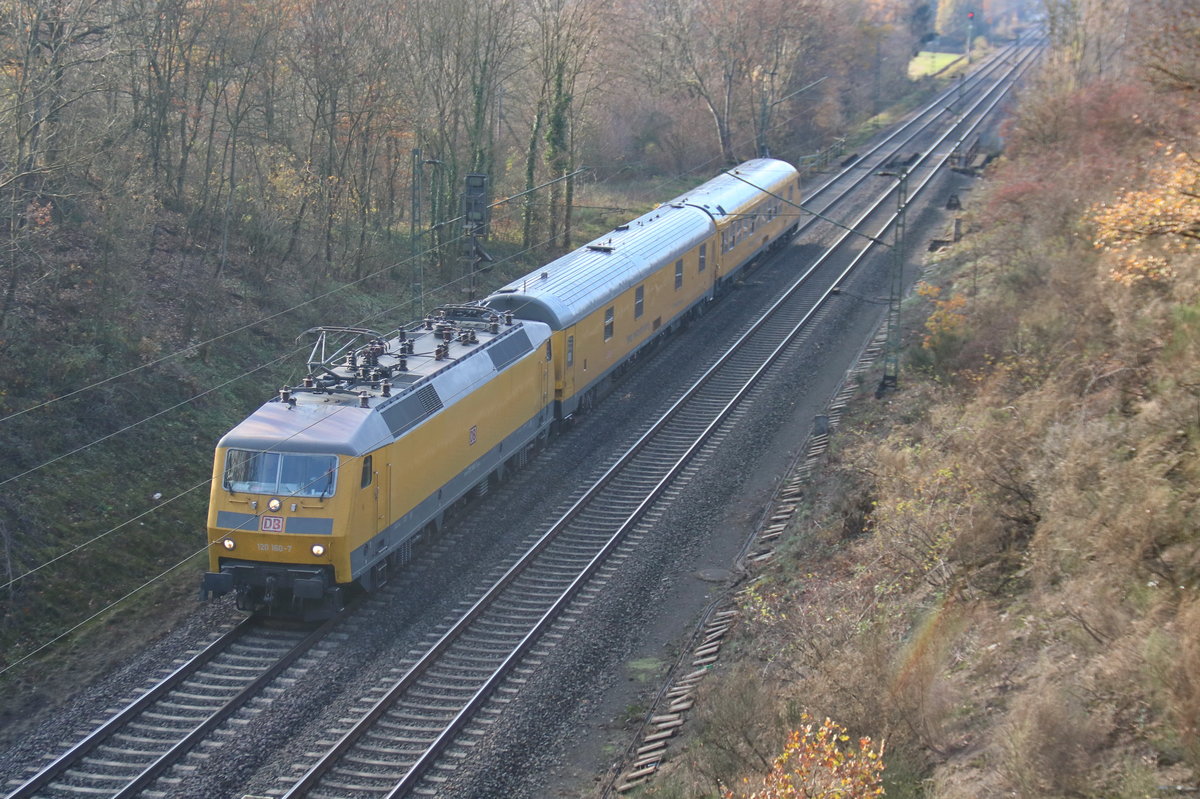 Am 22.11.18 besuchte 120 160 im Rahmen einer Messfahrt die Karlsstadt Aachen. Hier befindet sich der Messzug auf dem Weg von Eilendorf nach Stolberg kurz vor den Tunneln.