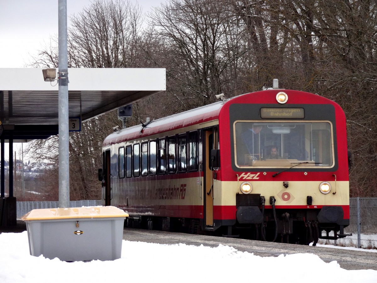 Am 22.1.13 stand ein NE81 der HzL zur Fahrt nach Gammertingen bereit. 
Hier steht er noch wenige Minuten bis zur Abfahrt aus dem Bahnhof Hechingen.