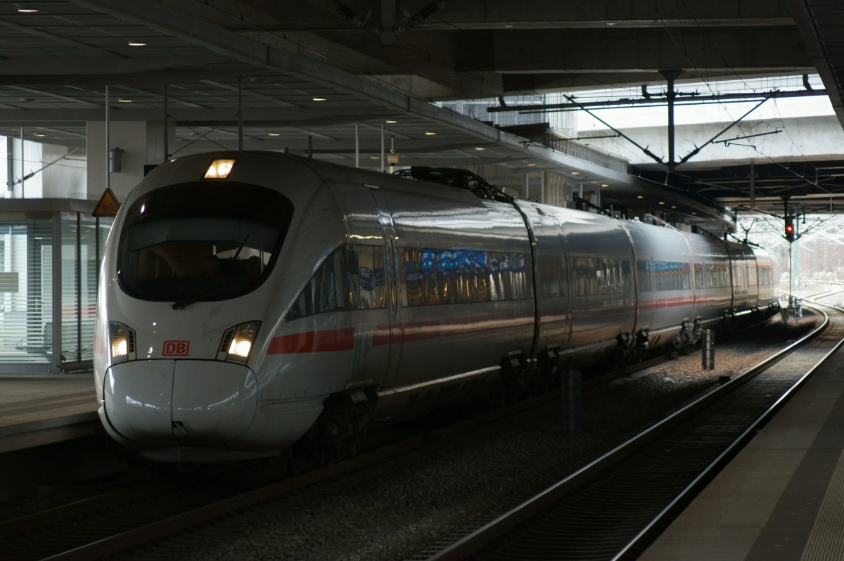 Am 22.12.15 fuhr in Berlin-Südkreuz ein ICE-T nach Hamburg-Altona ab.