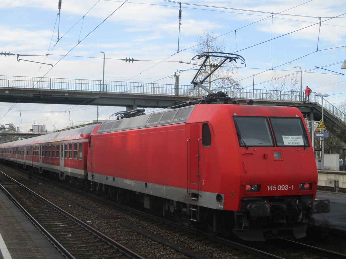 Am 22.12.2019 konnte ich die 145 093-1 mit dem RE 90 ( Go Ahead Ersatzverkehr ) in Backnang fotografieren 