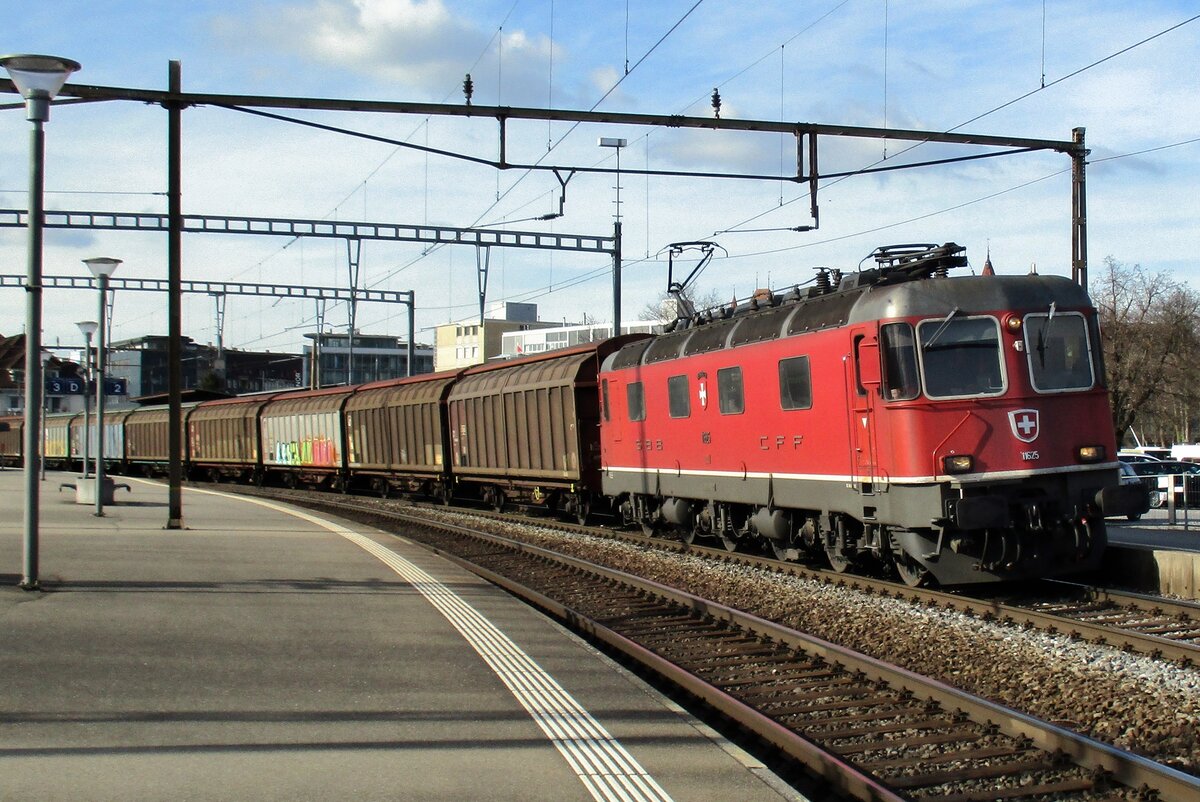 Am 23 März 2017 durchfahrt 11625 Thun.