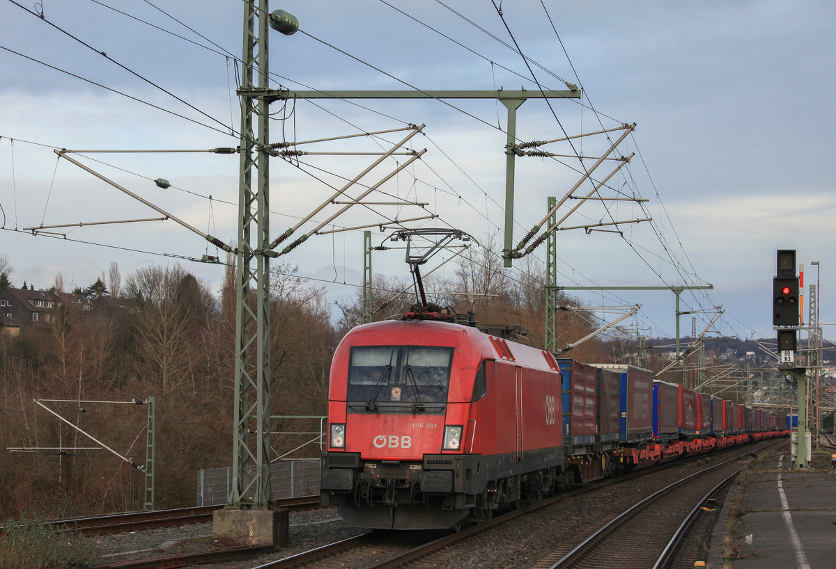 Am 23.01.202 zog ÖBB 1116 281 den Winner-KLV nach Italien durch Wuppertal-Vohwinkel. 