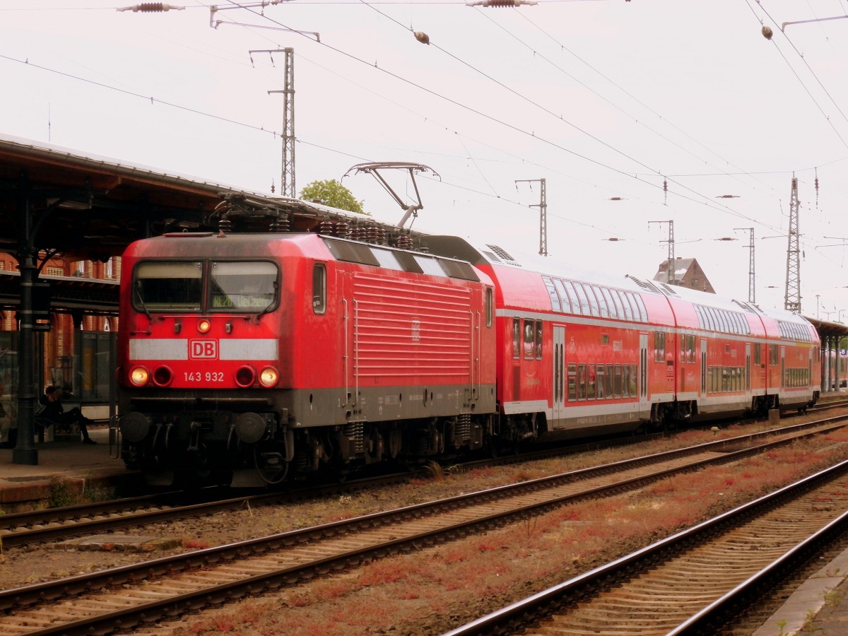 Am 23.05.2015 kam 143 932 (Gastlok aus Trier) mit ihrem RE 20 von Halle/Saale nach Stendal und fuhr weiter nach Uelzen.