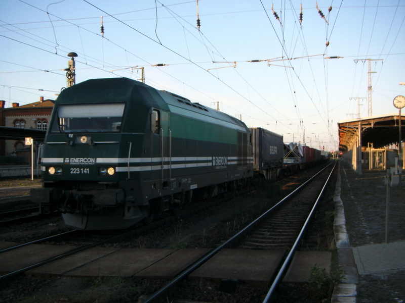 Am 23.06.2014 kam die 223 141 von der ENERCON aus Richtung Magdeburg nach Stendal und fuhr weiter in Richtung Salzwedel.