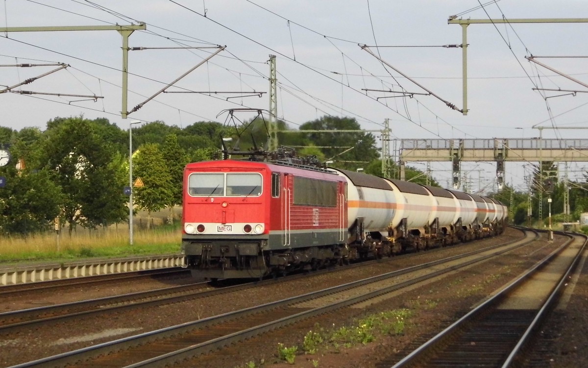 Am 23.07.2015 kam die 155 046-6 ( MEG 708) aus Richtung Braunschweig nach Niederndodeleben und fuhr weiter in Richtung Magdeburg . 