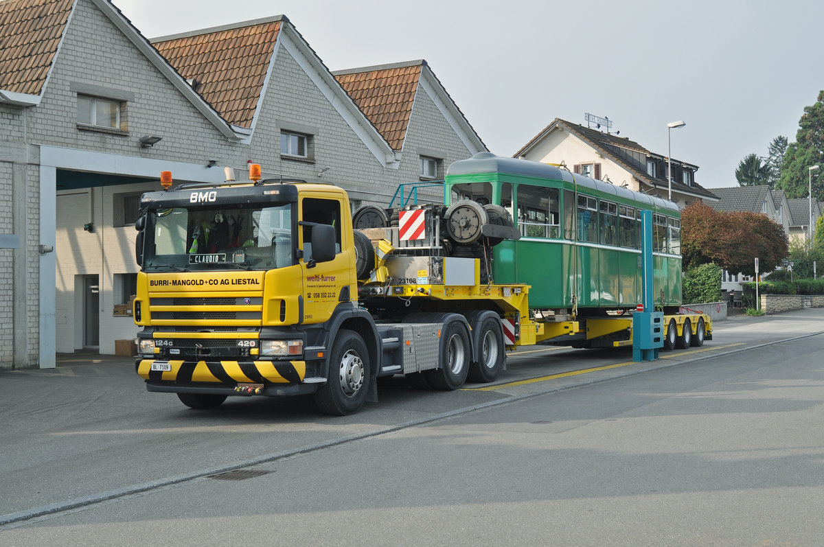 Am 23.09.2016 geht der B 1500 auf die letzte Reise. Nun ist das Ziel, die Firma Thommen in Kaiseraugst erreicht. Nun geht es auf die Waage, wo der ganze Zug gewogen wird.