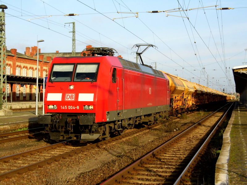 Am 23.10.2014 kam die 145 004-8 von der DB aus Richtung Magdeburg nach Stendal und fuhr weiter in Richtung Wittenberger.