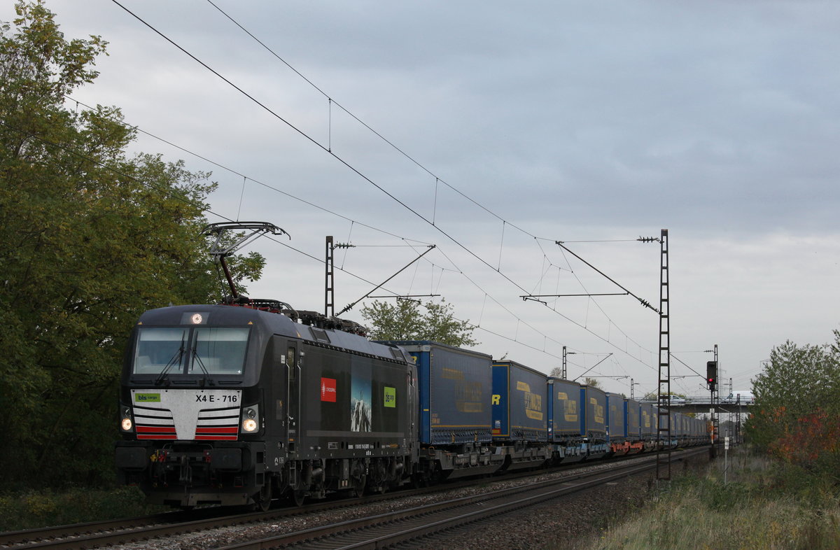 Am 23.10.2020 zog MRCE/BLS 193 716 den LKW Walter nach Geleen-Lutterade durch Wiesental(Baden). 