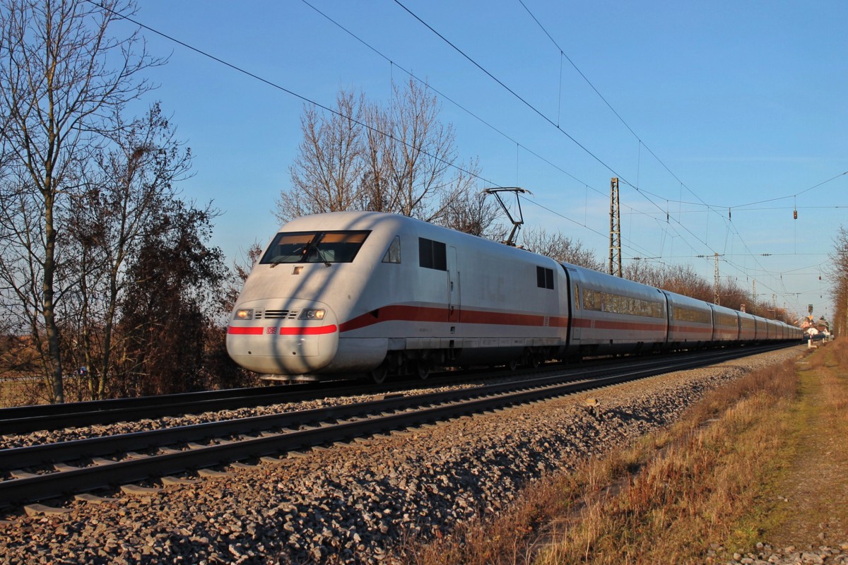 Am 23.12.2013 fuhr 401 067-4  Garmisch-Partenkirchen  als ICE 279 (Berlin-Ostbahnhof - Basel SBB) durch den Bahnhof von Heitersheim seinem Ziel entgegen.