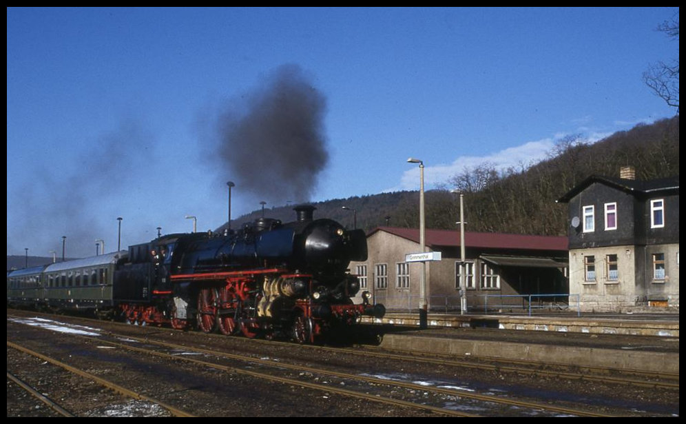 Am 2.3.1996 kam 18316 nach einem Aufenthalt in Meiningen mit einem Sonderzug u. a. nach Grimmenthal.