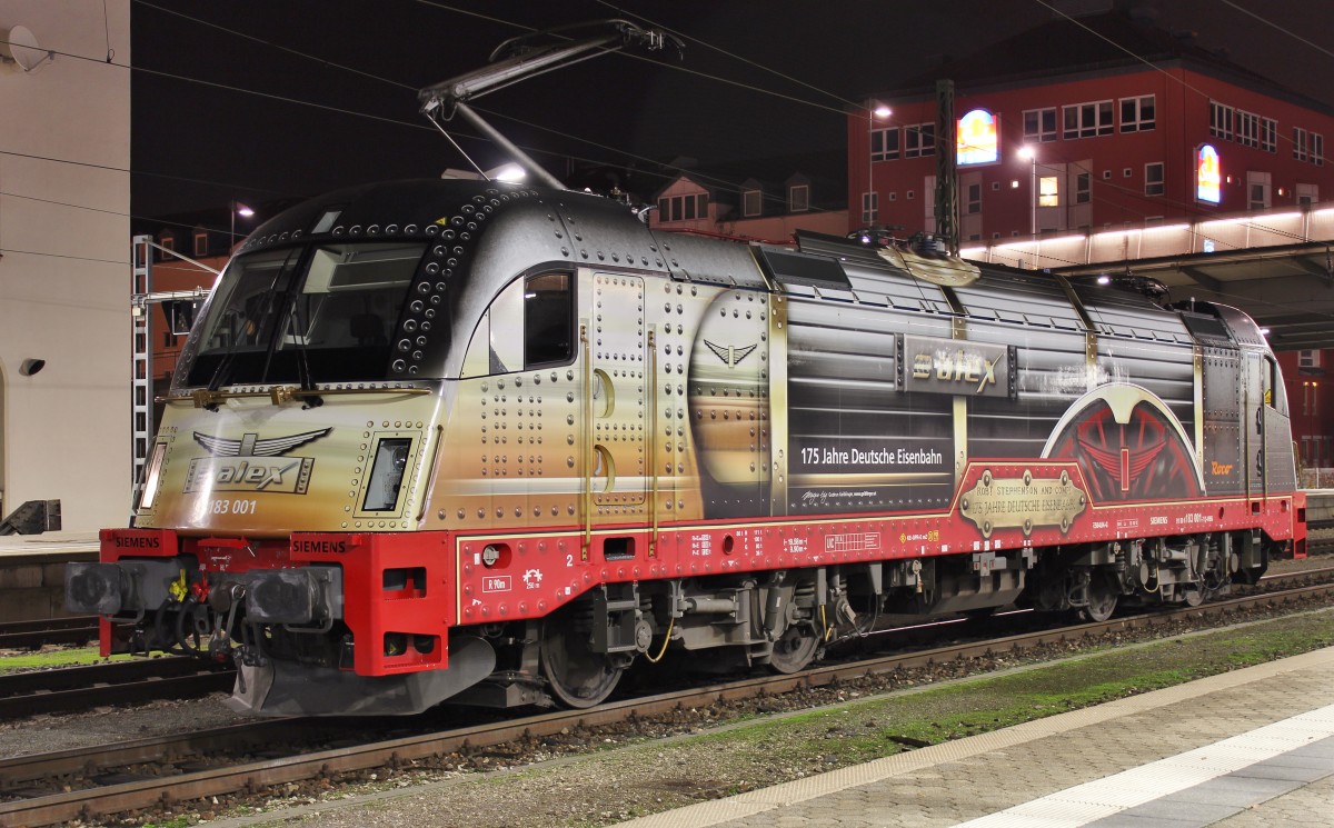 Am 23.November 2013 wartete 183 001 in Regensburg Hbf auf ihren n�chsten Einsatz.