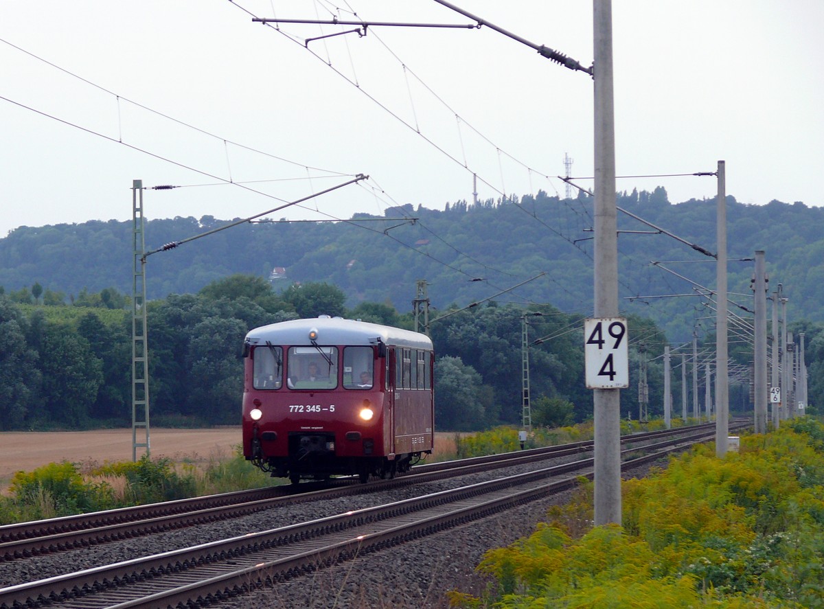 Am 24. August 2013 unternahmen die Unstrutbahnfreunde eine Sonderfahrt von Naumburg nach Roleben ber Erfurt. Am Abend kehrte die Ferkeltaxe nach Naumburg zurck. Die Aufnahme entstand in Schulpforta, kurz vor Naumburg.