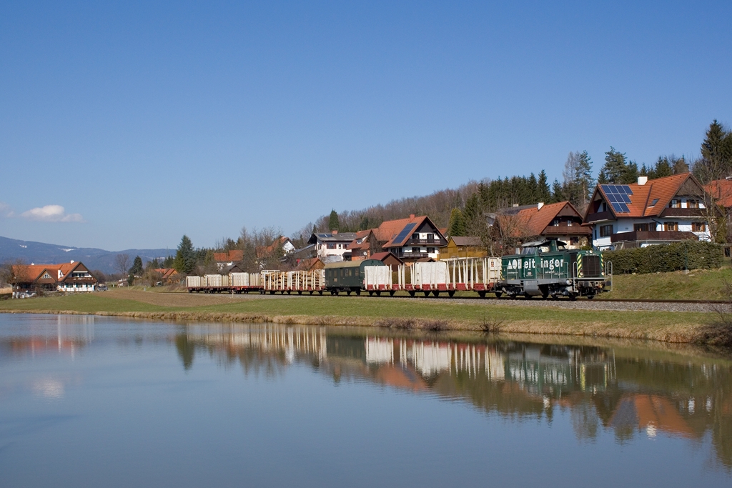 Am 24. Februar 2014 ist DH 1100.1 mit dem Wieser Sammler unterwegs, hier bei den Kresbacher Teichen.