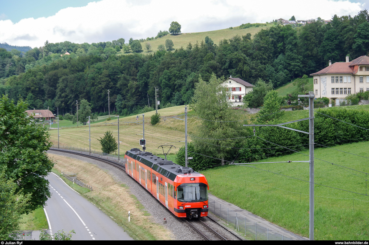 Am 24. Juni 2014 fährt der RBS Be 4/12 63  Seconda  als Dienstzug bei Vechigen in Richtung Bern. Ab dort wird er als HVZ-Verdichtungszug Bern-Bolligen eingesetzt um zwischen diesen beiden Orten einen 7,5 Minuten-Takt anzubieten.