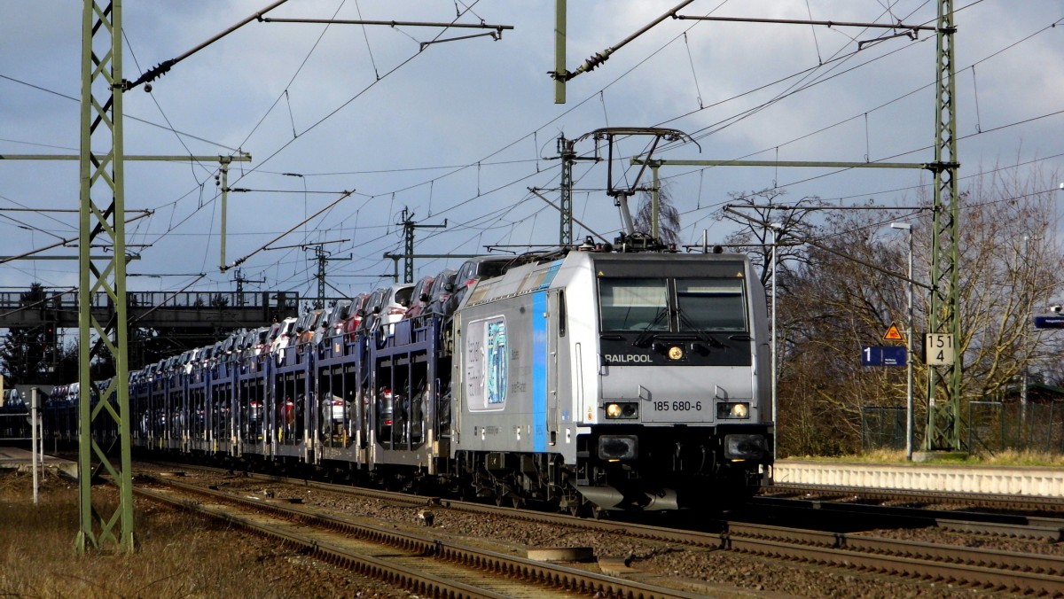 Am 24.02.2016 kam die 185 680-6 von der Rurtalbahn Cargo (Railpool) aus Richtung Braunschweig nach Niederndodeleben und fuhr weiter in Richtung Magdeburg .
