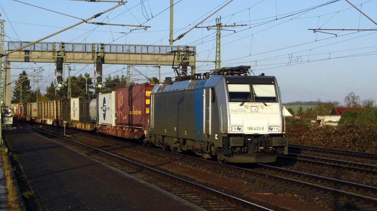Am 24.02.2016 kam die 186 433-9 von METRANS (Railpool) aus Richtung Braunschweig nach Niederndodeleben und fuhr weiter in Richtung Magdeburg .