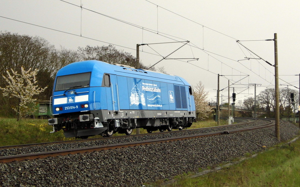 Am 24.04.2016 kam die 253 014-9 von der Press aus Richtung Stendal und fuhr nach Niedergörne .