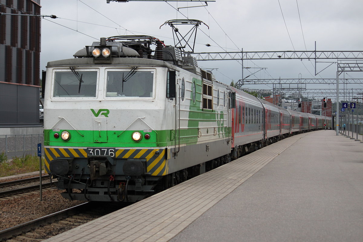 Am 24.07.2017 erreicht P32 aus Moskau den Bahnhof Lahti.