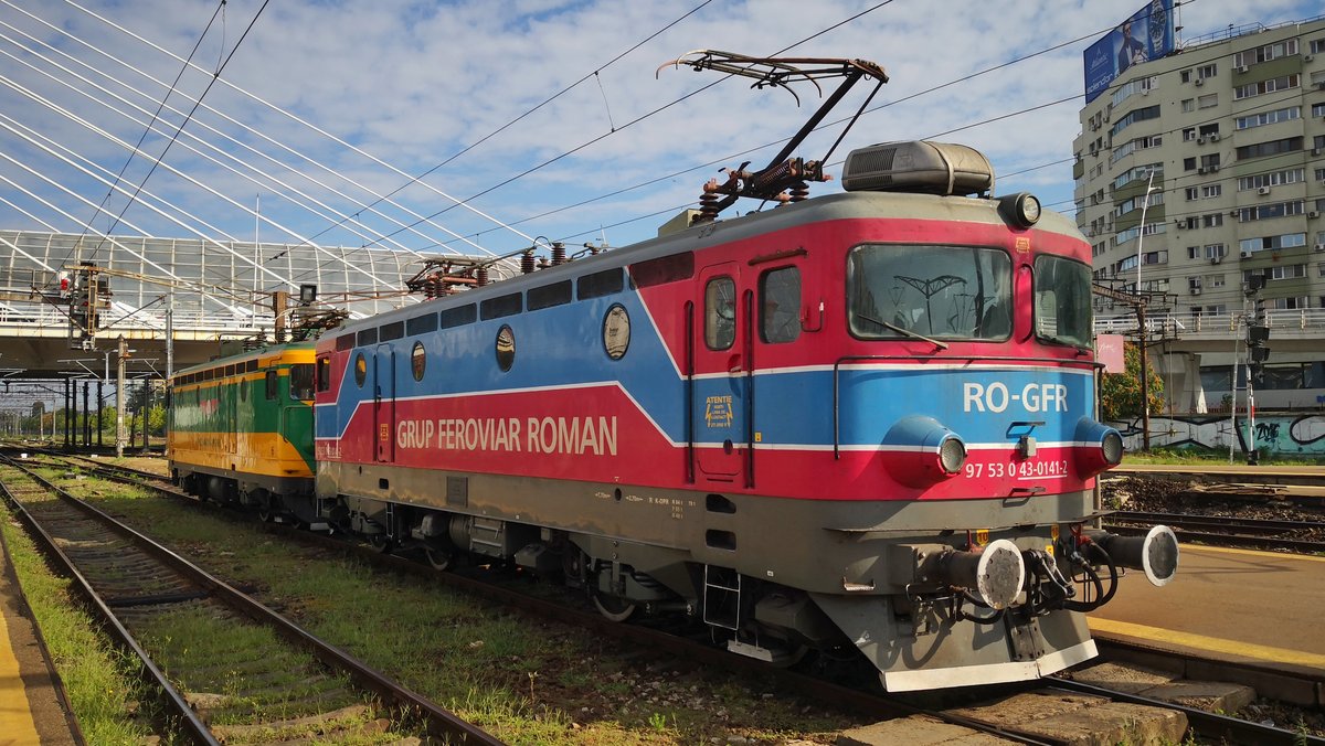 Am 24.07.2019 standen die 91-53-0-440124-2 der Astra Trans Carpatic und die 91-53-0-430141-2 der Grup Feroviar Roman im Nordbahnhof Bukarest. Das Foto zeigt die 430141.