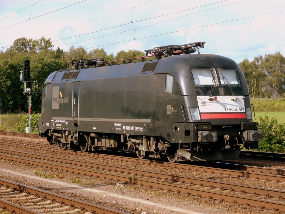 Am 24.08.2014 stand am Übergabebahnhof Borstel 182 597 (ES 64 U2-097) abgestellt.
