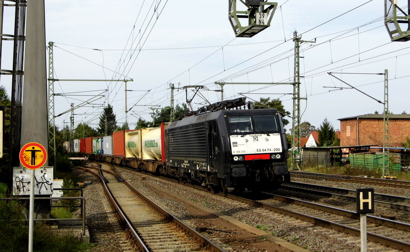 Am 24.09.2014 kam die 189 200 von der MRCE dispolok aus Richtung Braunschweig nach Niederndodeleben und fuhr weiter in Richtung Magdeburg . 