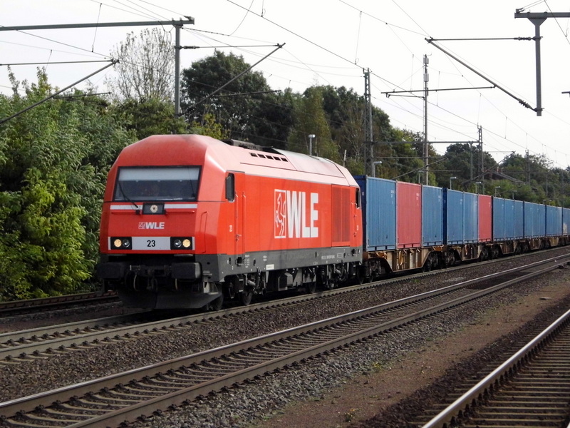 Am 24.09.2014 kam die 223 057-1 von der  WLE (23) aus Richtung Magdeburg nach Niederndodeleben und fuhr weiter in Richtung Braunschweig .