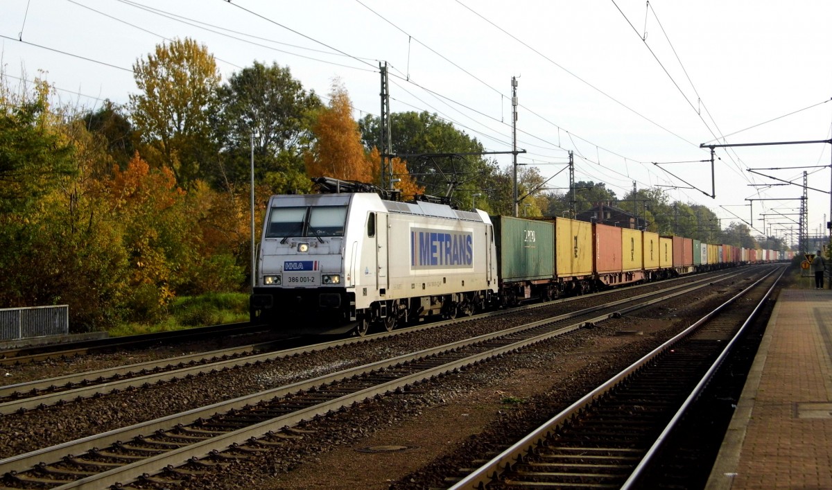 Am 24.10.2015 kam die 386 001-2 von der METRANS aus Richtung Magdeburg nach Niederndodeleben und fuhr weiter in Richtung Braunschweig .