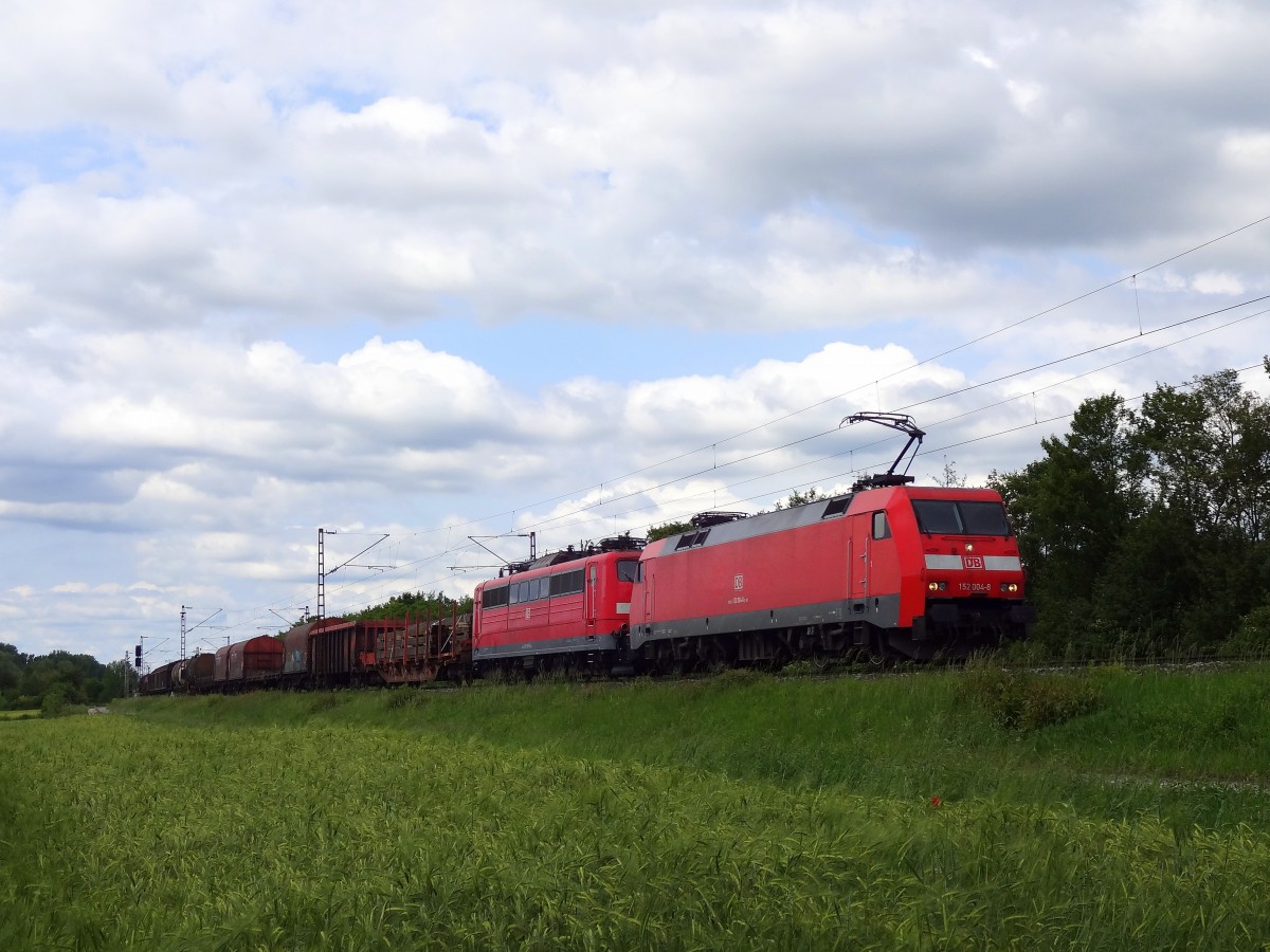 Am 24.5.14 durfte 152 004 einen Gemischten Güterzug durch das Maintal ziehen. 
Hinter ihr hing 151 049. Aufgenommen bei Thüngersheim. 