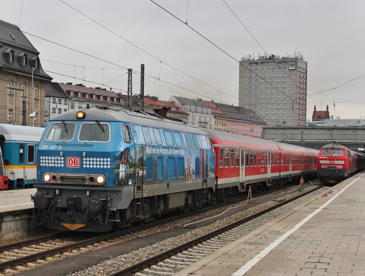 Am 24.November 2013 stand 218 467 mit einem RE nach Memmingen im Mnchener Hbf zur Abfahrt bereit.