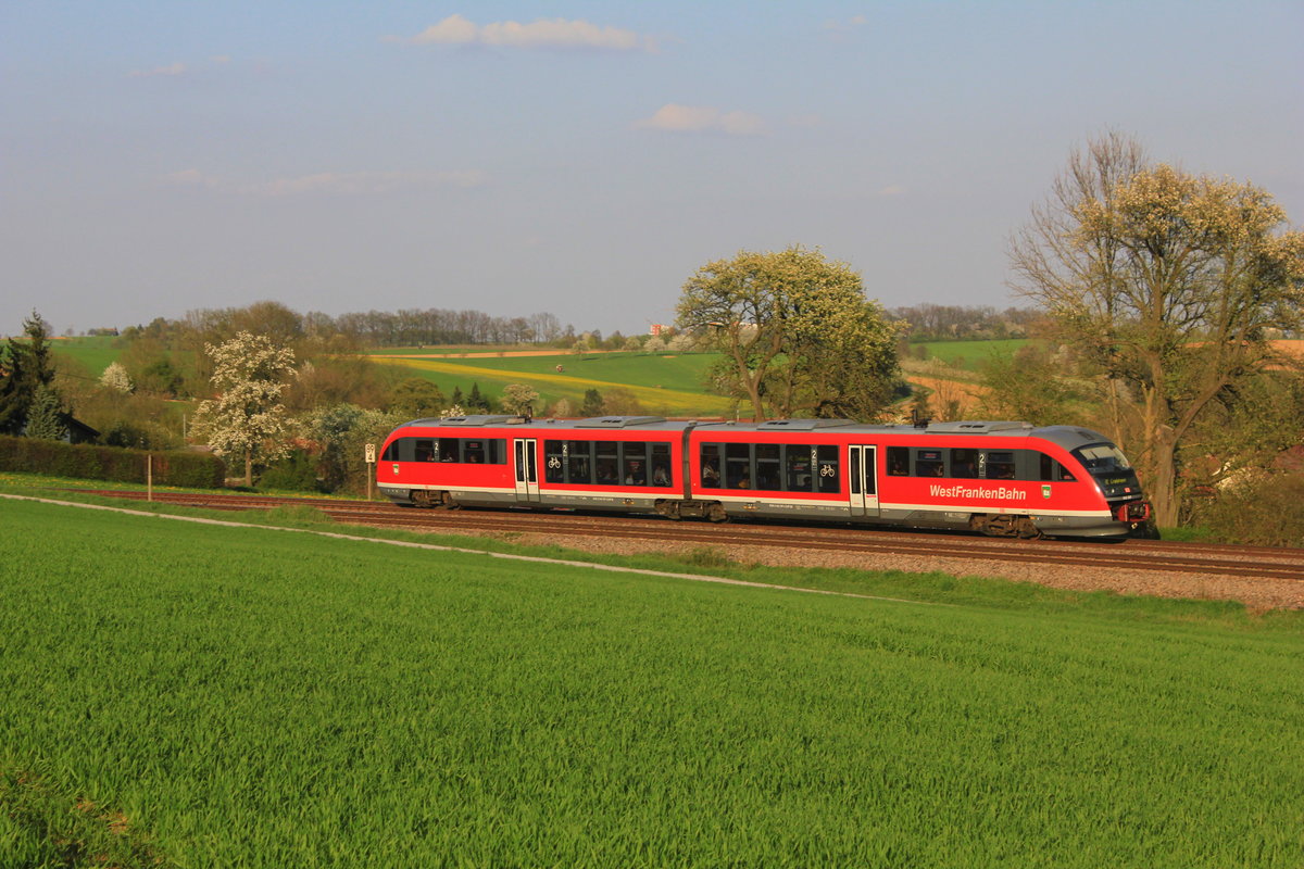 Am 25.04.2013 fährt 642 207/707  Amorbach  als RE  Hohenloheexpress  Heilbronn-Crailsheim bei Öhringen-Eckartsweiler seinem nächsten Halt Neuenstein entgegen. 