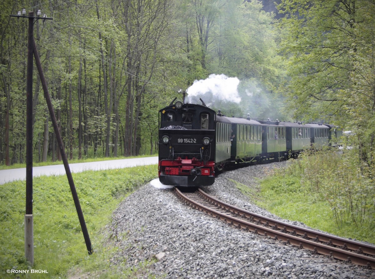 Am 25.05.2013 fuhr ein Museumszug mit 99 542, gebildet aus Altbauwagen entlang der Prenitz zum Bhf. Steinbach.