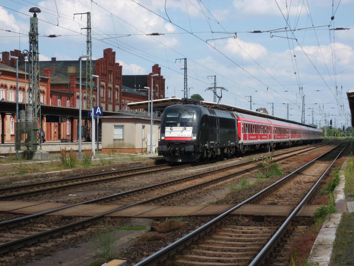 Am 25.05.2014 kam 182 570 mit dem IRE von Berlin nach Stendal und fuhr weiter in Richtung Hamburg. 