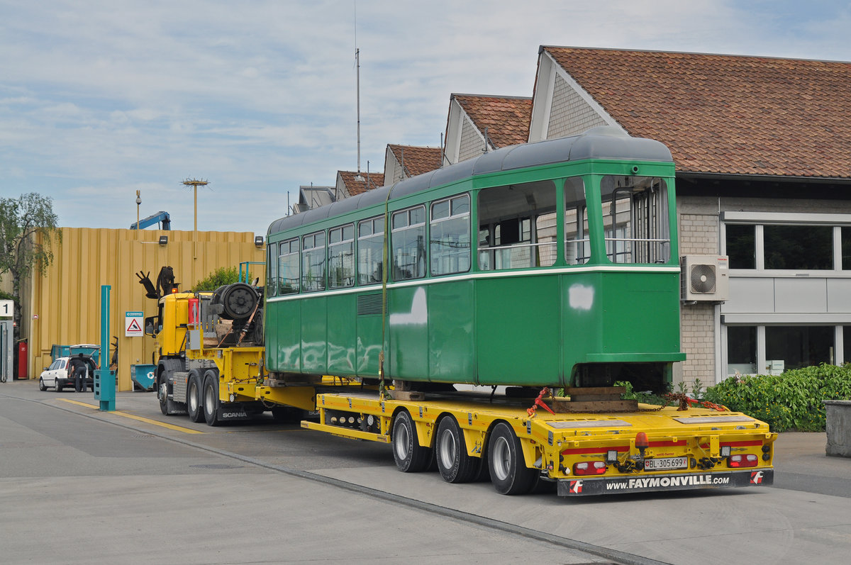 Am 25.05.2016 geht der B 1430 auf die letzte Reise. In Kaiseraugst, bei der Firma Thommen, fährt der Lastwagen auf die Waage.