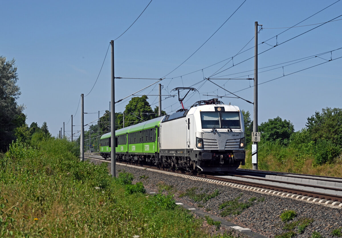 Am 25.07.26 f�hrte 193 447 den lediglich aus drei Wagen bestehenden FLX 1236 nach Hamburg durch Brehna Richtung Bitterfeld.