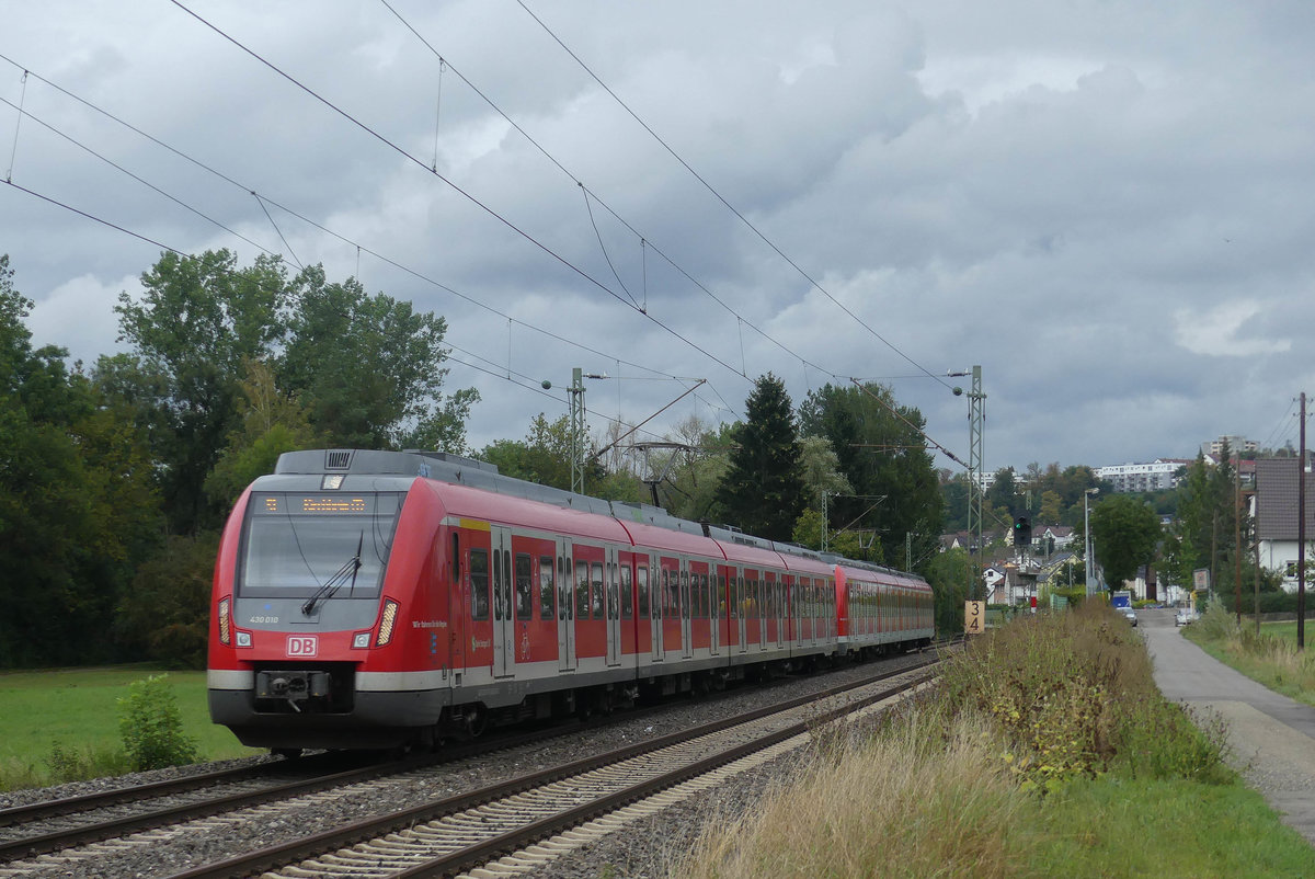 Am 25.08.2018 konnte ich 430 010 mit einem weiteren 430 in Wernau am Neckar ablichten. Der Zug fuhr dann noch mit Halt in Wendlingen am Neckar und Ötlingen weiter nach Kirchheim(Teck).