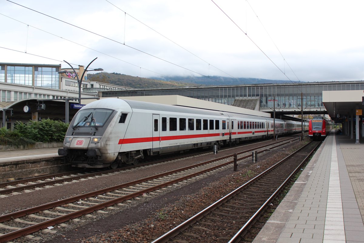 Am 25.10.2017 erreicht IC2312 nach Hamburg den Hauptbahnhof Heidelberg.