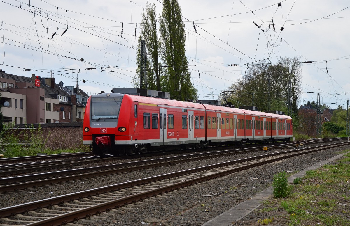 Am 25.4.2015 kommt der 425 041-1 als RB33 nach Duisburg in den Rheyder Hbf eingefahren.