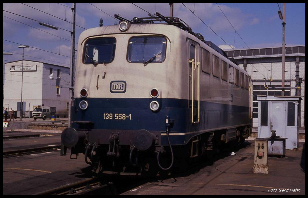 Am 25.5.1990 besuchte ich im Rahmen einer BDEF Tagung das BW Mannheim Rbf und lichtete dort u. a. die 139558 ab.