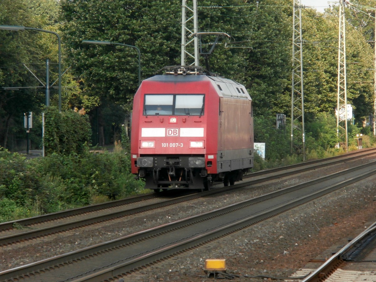 Am 25.7.14 kam 101 007-3 als Lz von Köln und fuhr in Richtung Düsseldorf. Hier fährt sie gerade durch Oberbilk.

Düsseldorf 25.07.2014