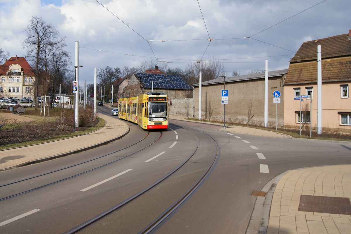 Am 26.02.2016 ist der HAVAG MGT6D Nr. 641 auf der Linie 5 unterwegs von Halle nach Bad Am 26.02.2016 ist der HAVAG MGT6D Nr. 641 auf der Linie 5 unterwegs von Halle nach Bad