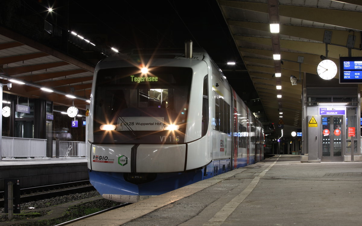 Am 26.02.2021 stand BOBy/REGIO 609 116 als S28 von Düsseldorf Hbf in Wuppertal Hbf. 