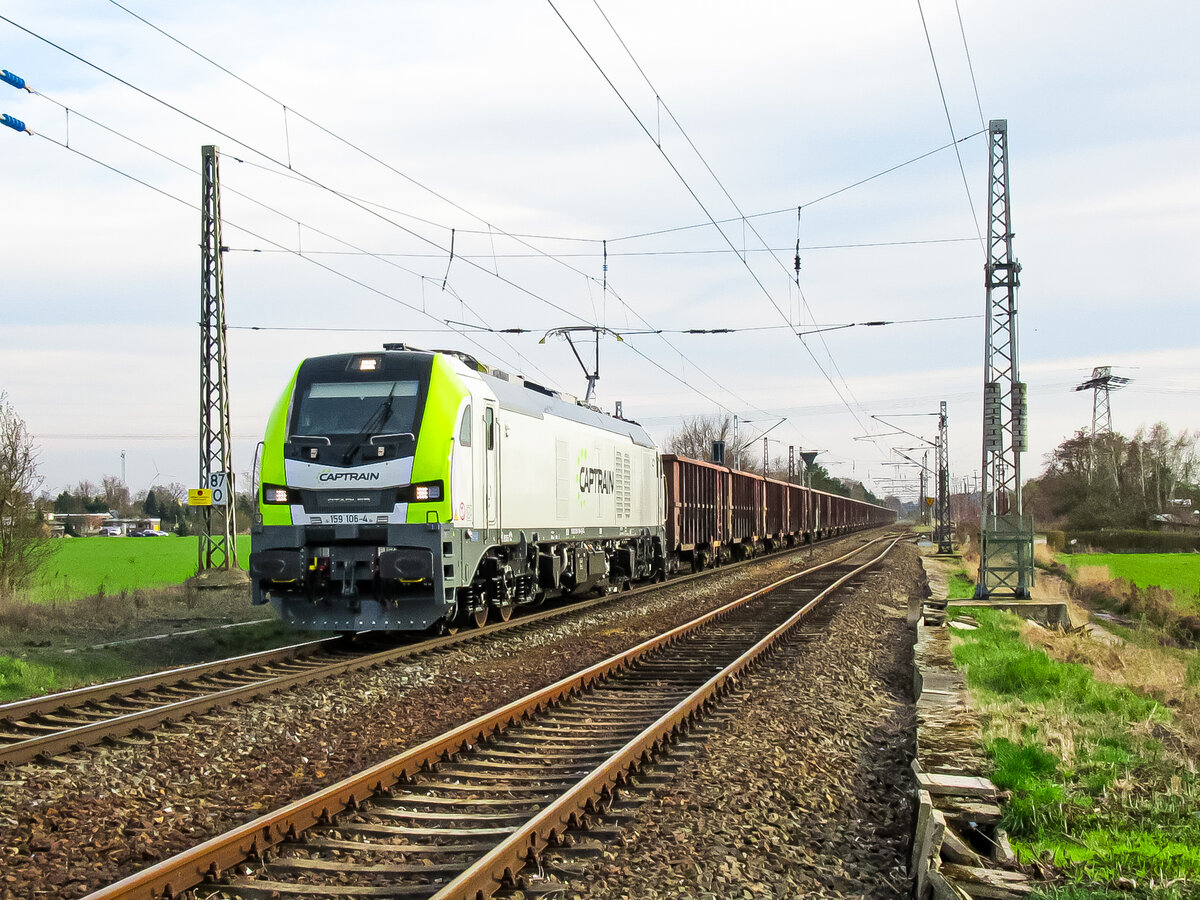 Am 26.03.2024 fuhr ITL/Captrain 159 106-4 mit Ea-Wagen durch Lübbenau Spreewald Richtung Berlin.
[90 80 2 159 106-4 D-ITL]