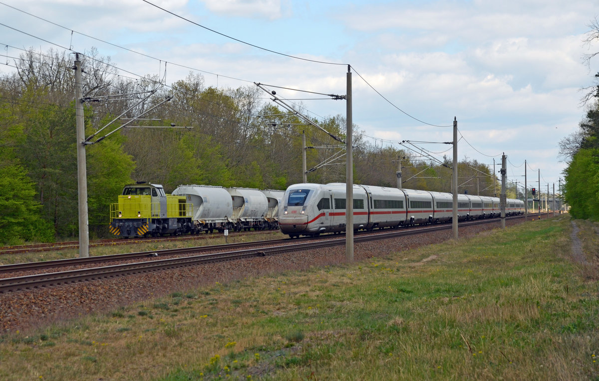 Am 26.04.20 traf der ICE 509 in Burgkemnitz auf 275 821 der RBB, welche mit ihrer Übergabe aus Zschornewitz auf die Weiterfahrt nach Bitterfeld wartete.