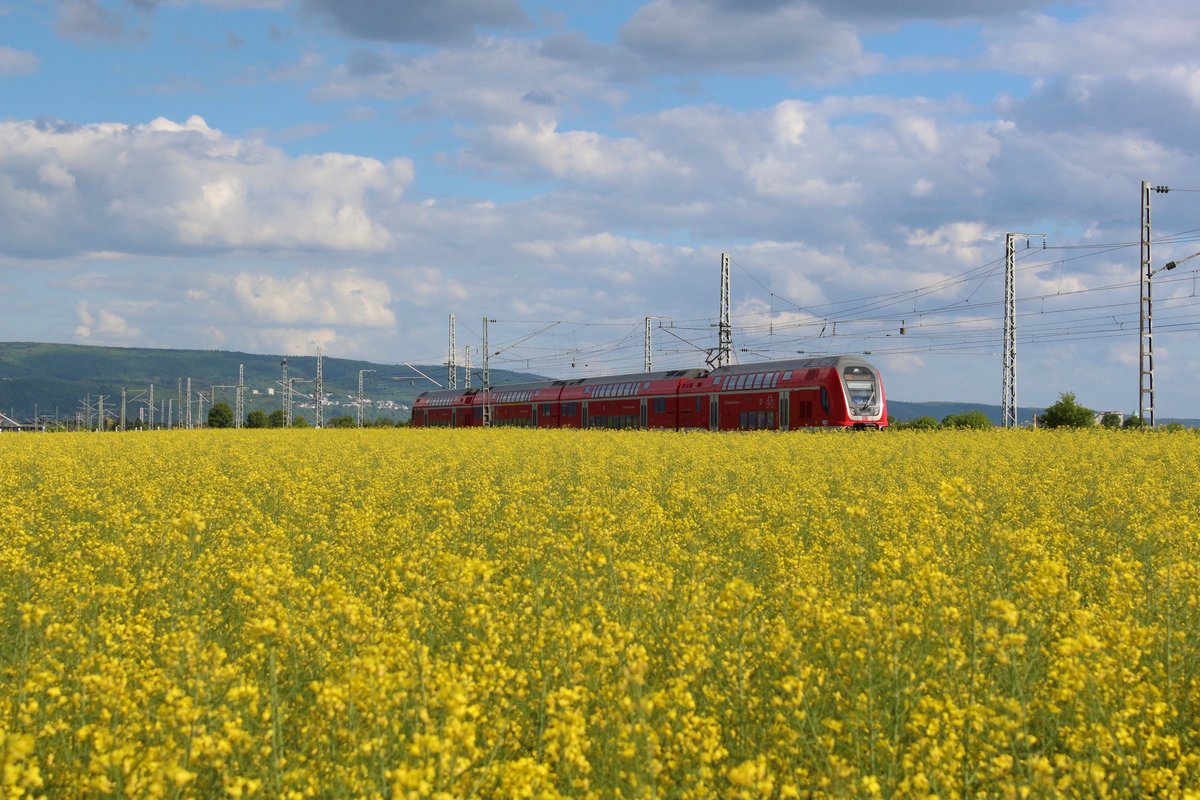 Am 26.04.2018 ist ein Twindexx als RB auf dem Weg zwischen Mannheim und Heidelberg.