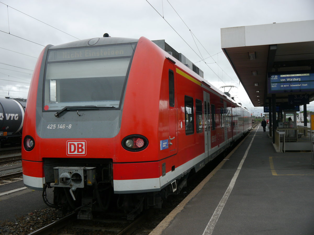 Am 26.05.2017 kam 425 146 in Schweinfurt Hbf als RB 58269 aus Würzburg Hbf auf Gleis 8 an.